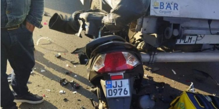 Courier Dies in Car Accident in Tbilisi