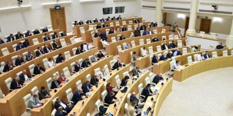Parliament Starts Consideration of Draft Law on Deoligarchization