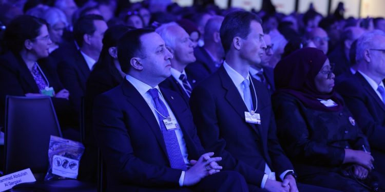 PM Participates in Economic Forum in Davos