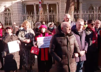 Doctors Hold Rally at President’s Administration, Demanding Pardon for Saakashvili