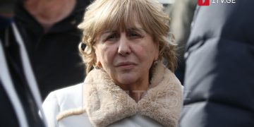 Demonstrators file letter with Ministry of Justice on behalf of National Movement