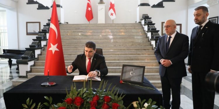 Speaker signs condolence book at Embassy of Turkey