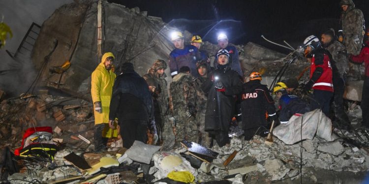 Turkey and Syria earthquake: death toll passes 4,800, with numbers expected to rise