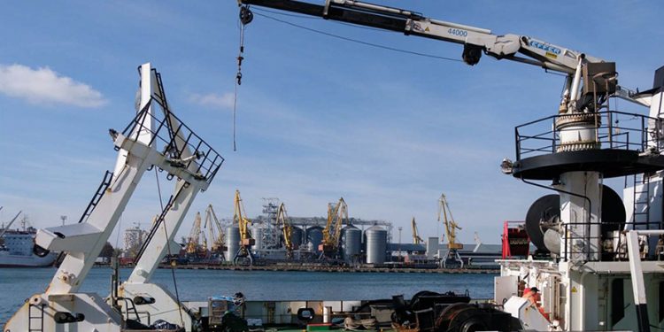 New ferry services will be developed and ports refurbished, which will promote trade in goods and facilitate the movement of people by creating a direct link with the EU Member States