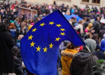 Protesters block Rustaveli Avenue for protest against draft law on agents