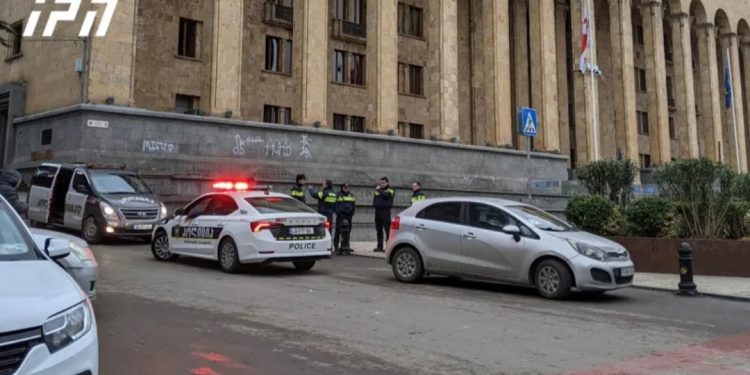 Situation currently calm in the vicinity of Parliament, next rally starts at 3pm