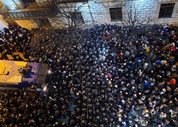 Police use water cannon near the Parliament