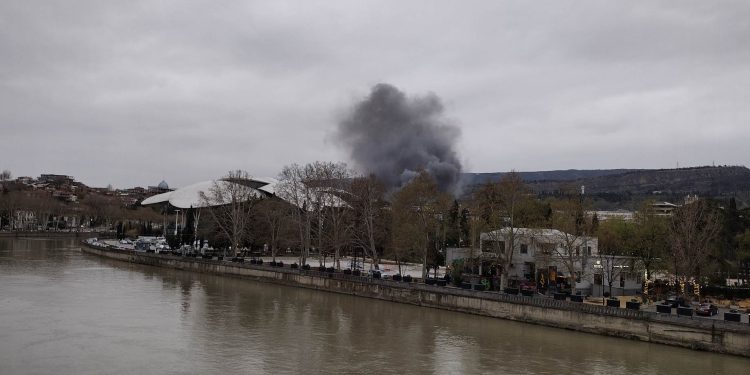 ‘Ambassador’ hotel in Tbilisi is on fire