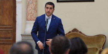 Speaker: Our duty is to appreciate sacrifice of generations by maintaining liberty, identity