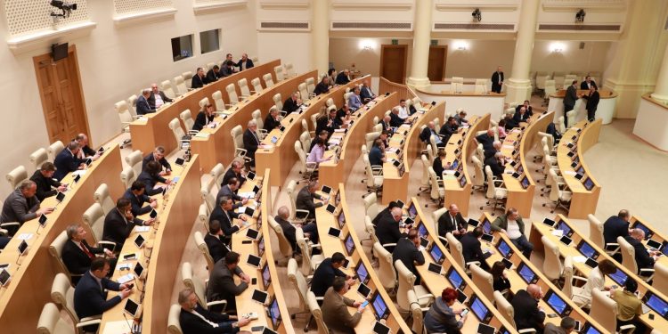 Parliament plans to up fines for irresponsible dog-walkers, livestock owners