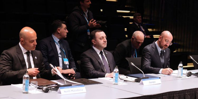 PM participates in round-table discussions within scope of Council of Europe Summit