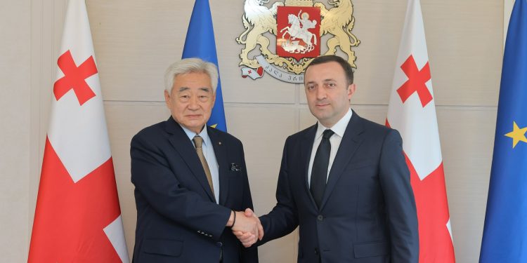 PM meets with President of World taekwondo Federation, discusses popularization of taekwondo