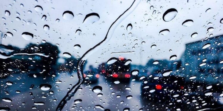 Short rain with thunderstorms in weather forecast