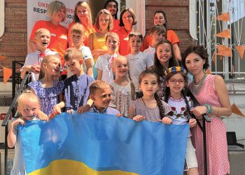 World Vision Georgia Commemorates Ukraine’s Independence Day and National Flag Day with Ukrainian Children