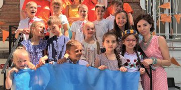 World Vision Georgia Commemorates Ukraine’s Independence Day and National Flag Day with Ukrainian Children