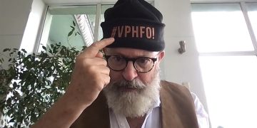 John Sweeney: I have a Vladimir Putin funeral hat… to celebrate the happy day when he dies. source: RFE/RL