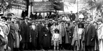 Georgians standing to greet the delegation of the Second Socialist International visiting the First Democratic Republic of Georgia in the autumn of 1920. Source: National Archives of the Ministry of Justice of Georgia