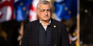 Mamuka Khazaradze sues Kakha Kaladze in court