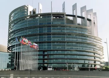 European Parliament adopts a resolution that provides for a possible review of visa-free travel