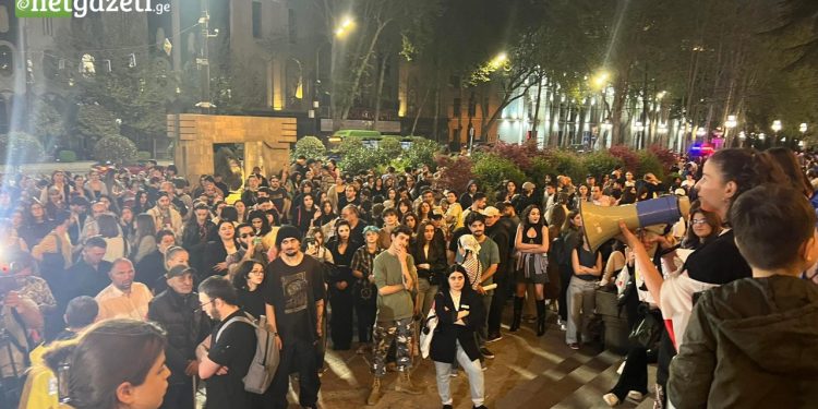Students protesting against draft law “On transparency of foreign influence” in Tbilisi