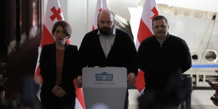 For Georgia calls on ‘Georgian Dream’ to withdraw the Russian law