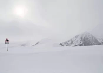 Rescuers find man’s body buried in avalanche in Bakuriani