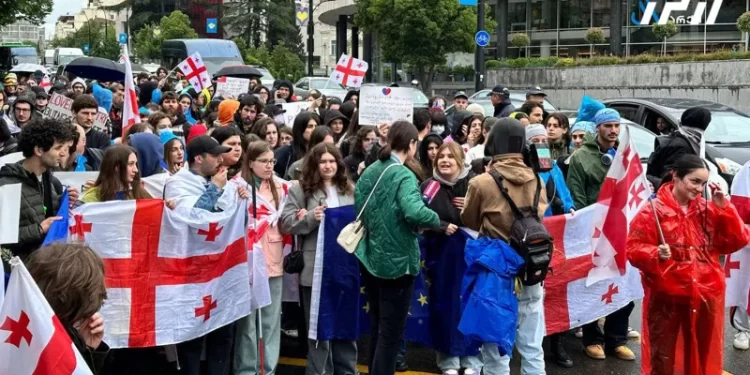 Georgia’s students on way to parliament building