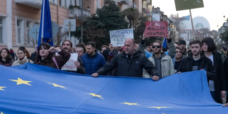 “No Russian Law” Tbilisi protest to grow as Georgian regions pledge to send supporters