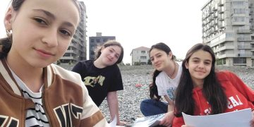 High school students from seven public schools across Anaklia, Batumi, Bobokvati, Gonio, Kobuleti, and Poti engaged in dolphin monitoring on Georgia’s Black Sea coast. Source: UNDP/Irakli Dzneladze