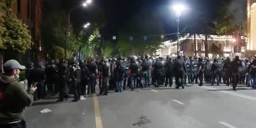 Special Forces withdraw, giving up Rustaveli Avenue to the “No Russian Law” protesters again