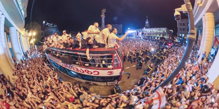 Reuters: Thousands of Georgians gathered at the Freedom Square to meet the national football team