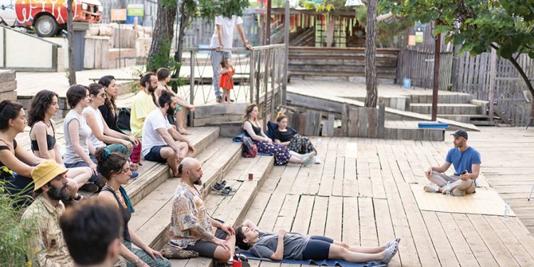 Outdoor workshop at Ertoba. Source: Lumos Yoga Studio