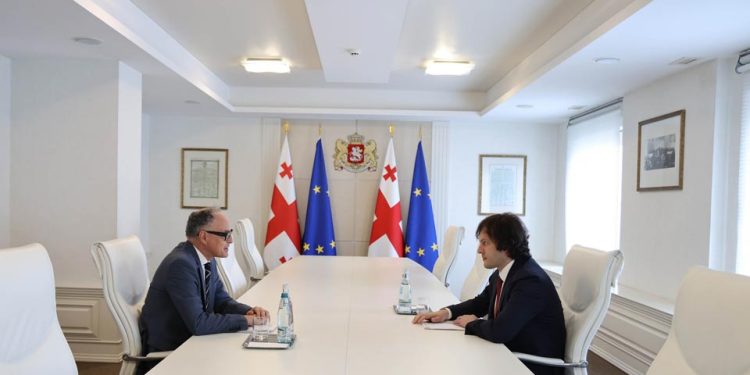 PM holds farewell meeting with British Ambassador