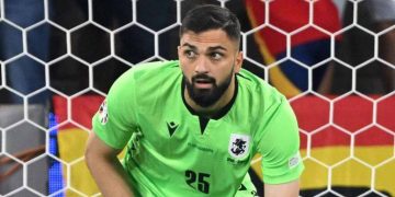 Liverpool, Valencia reach agreement for Georgian goalkeeper Giorgi Mamardashvili