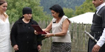 President presents Order of National Hero of Georgia to family of Shindisi Battle hero