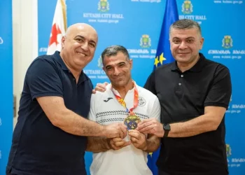Para-arm wrestling champion Vakhtang Akhobadze returns home triumphant