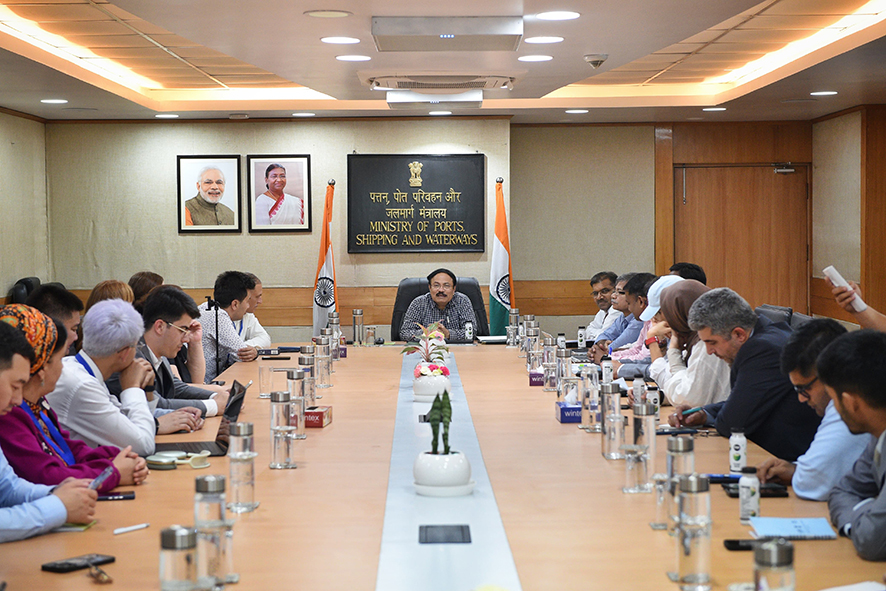 Mr. T. K. Ramachandran, Secretary of the Ministry of Ports, Shipping and Waterways meets journalists. Source: Indian gov’t