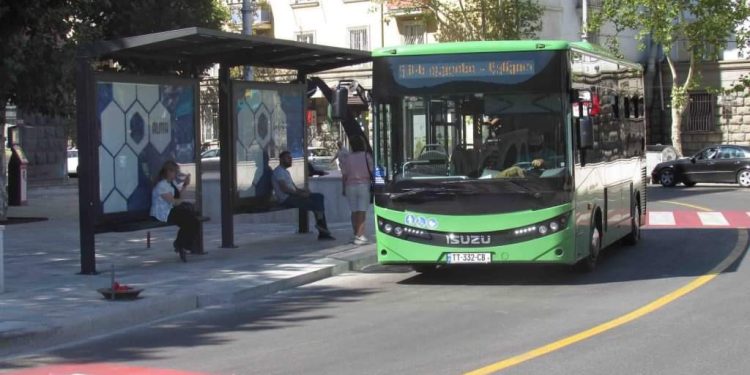 Kakha Kaladze introduces new line of buses in Tbilisi
