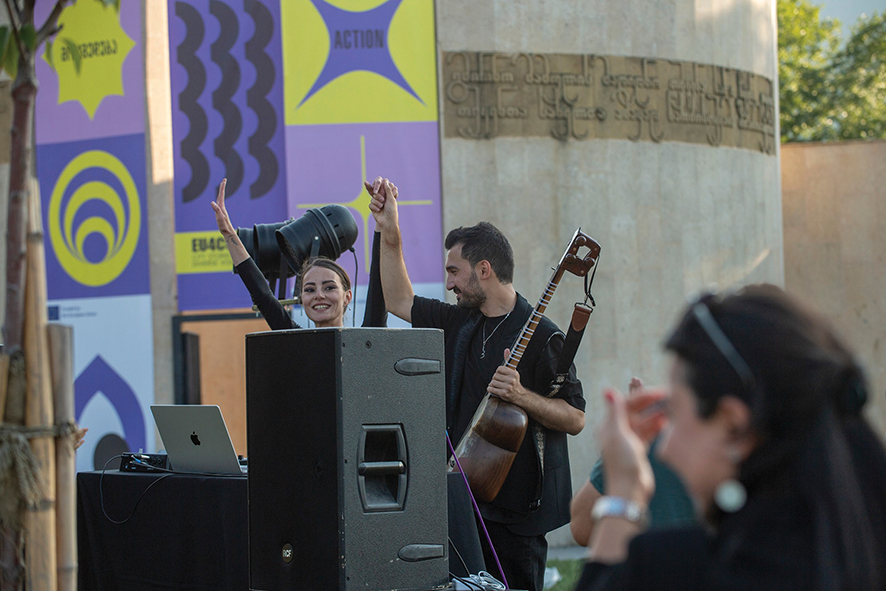 Natia Bunturi and Ibrahim Babayev during their collaborative live performance, Source: FB