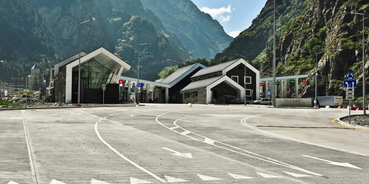 Temporary traffic restrictions at Kazbegi checkpoint for repairs