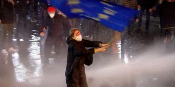 “The woman with the EU flag” Nana Malaskhia to be No. 1 on ‘Coalition for Change’ election list