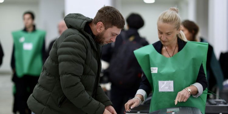 Voter turnout reaches 41.62% with 1.45 million participants