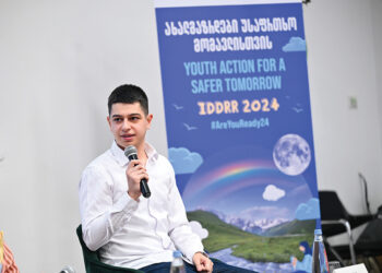 Rezi Dgebuadze talking at the ‘Youth Action for a Safer Tomorrow’ event. Photo by Gela Bedianashvili/UNDP