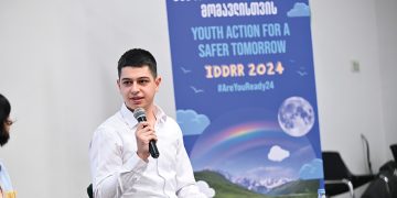Rezi Dgebuadze talking at the ‘Youth Action for a Safer Tomorrow’ event. Photo by Gela Bedianashvili/UNDP