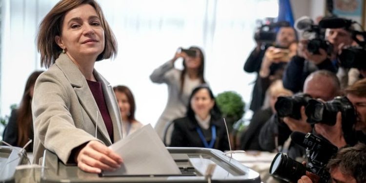Sandu leads with 41.55% in Moldova presidential election; runoff expected on November 3