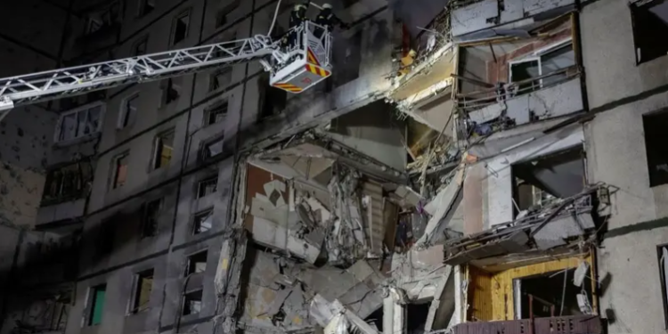 Ukraine Latest: Russia Advances as Zelensky Calls for More Military Aid