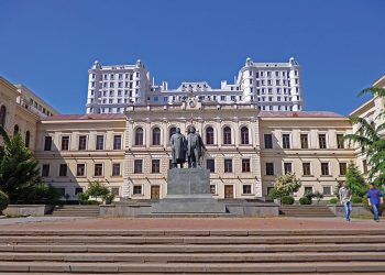 Niko Pirosmani in Paris: When COMME des GARÇONS Brings Georgian Primitivism to the Avant-Garde Streets