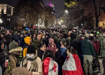 Arrests and raids anger protesters, 8th night of rallying begins