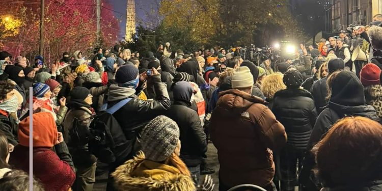 Protest rally at “Public Broadcaster” – citizens demand management’s resignation