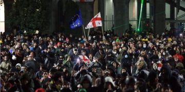 HRs, lawyers, and coaches to provide free consultations to those who encountered problems at work due to protests